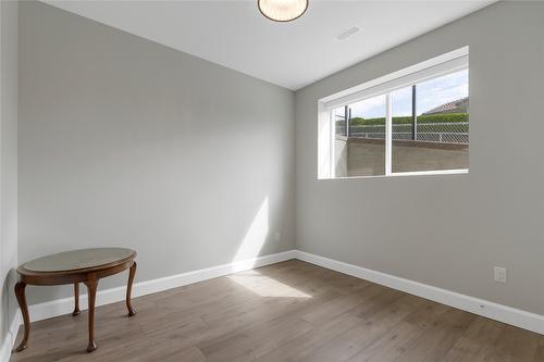 7091 Jasper Drive, Vernon, BC - Indoor Photo Showing Other Room