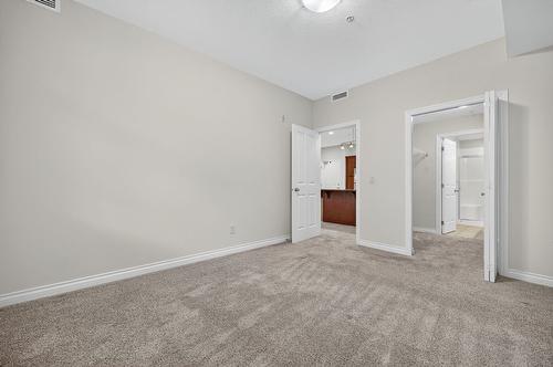 4211-3842 Old Okanagan Highway, West Kelowna, BC - Indoor Photo Showing Other Room