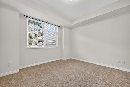 4211-3842 Old Okanagan Highway, West Kelowna, BC - Indoor Photo Showing Other Room