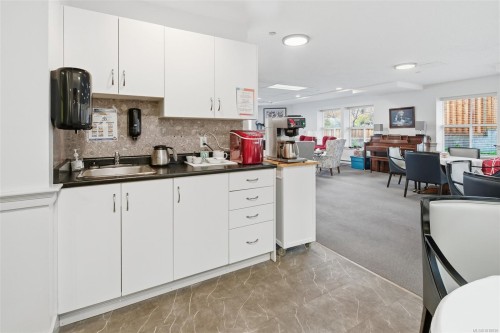 308-1070 Southgate St, Victoria, BC - Indoor Photo Showing Kitchen