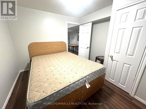 Bsmt - 87 Mosley Crescent, Brampton, ON - Indoor Photo Showing Bedroom