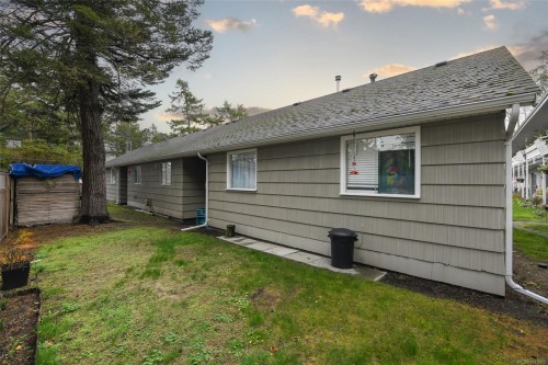 521 Windslow Rd, Comox, BC - Outdoor