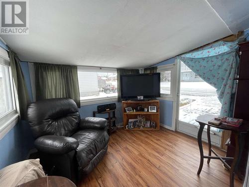 46 Queen St, Chapleau, ON - Indoor Photo Showing Living Room