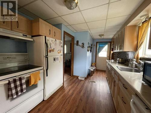 46 Queen St, Chapleau, ON - Indoor Photo Showing Kitchen
