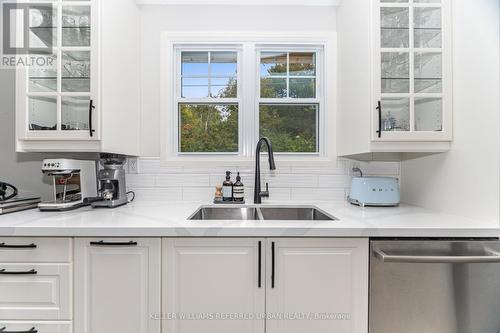 7067 Old Mill Lane, Mississauga, ON - Indoor Photo Showing Kitchen With Double Sink