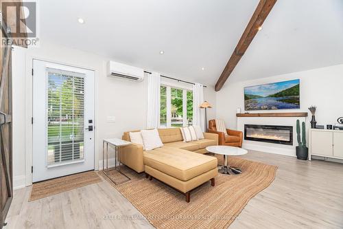 7067 Old Mill Lane, Mississauga, ON - Indoor Photo Showing Living Room With Fireplace