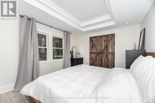 7067 Old Mill Lane, Mississauga, ON - Indoor Photo Showing Bedroom