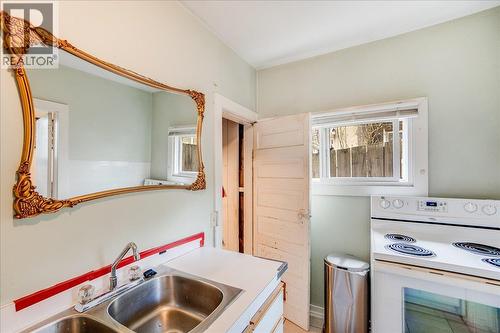 404 Houston Street, Nelson, BC - Indoor Photo Showing Kitchen With Double Sink