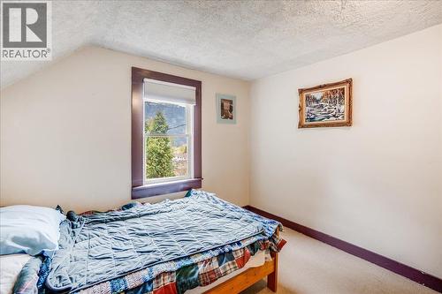404 Houston Street, Nelson, BC - Indoor Photo Showing Bedroom