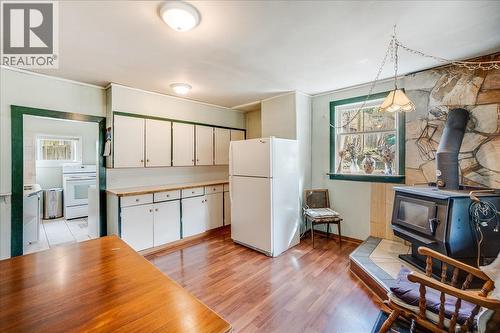 404 Houston Street, Nelson, BC - Indoor Photo Showing Kitchen