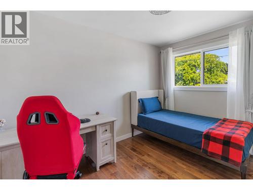 449 Barkley Road, Kelowna, BC - Indoor Photo Showing Bedroom