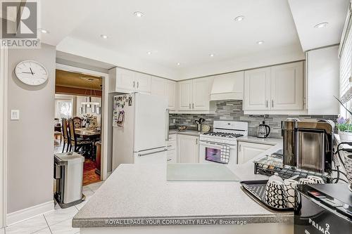 1045 Sherwood Mills Boulevard, Mississauga, ON - Indoor Photo Showing Kitchen