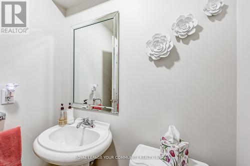 1045 Sherwood Mills Boulevard, Mississauga, ON - Indoor Photo Showing Bathroom
