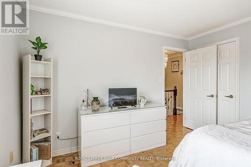 1045 Sherwood Mills Boulevard, Mississauga, ON - Indoor Photo Showing Bedroom