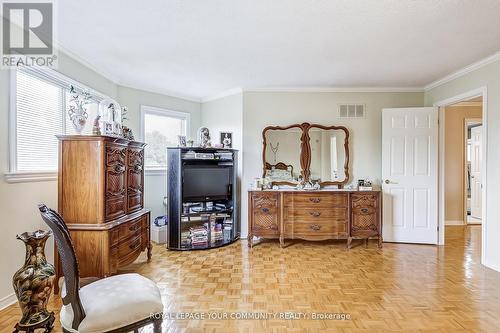 1045 Sherwood Mills Boulevard, Mississauga, ON - Indoor