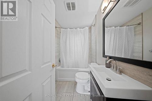 2504 Askin Avenue, Windsor, ON - Indoor Photo Showing Bathroom