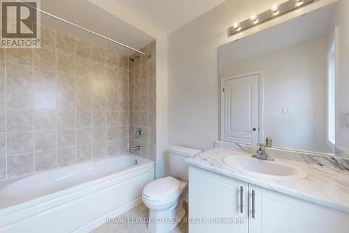 87 Lawrence D. Pridham Avenue, New Tecumseth, ON - Indoor Photo Showing Bathroom