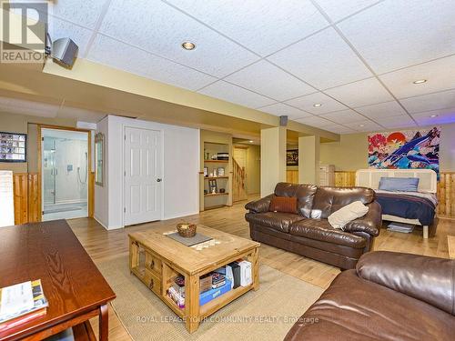 52 Keystone Drive, Brampton, ON - Indoor Photo Showing Living Room