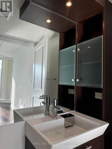 4208 - 386 Yonge Street, Toronto, ON - Indoor Photo Showing Other Room