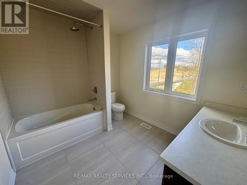 4 Gilham Way, Brant, ON - Indoor Photo Showing Bathroom