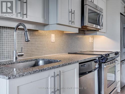 216 - 125 Western Battery Road, Toronto, ON - Indoor Photo Showing Kitchen With Upgraded Kitchen