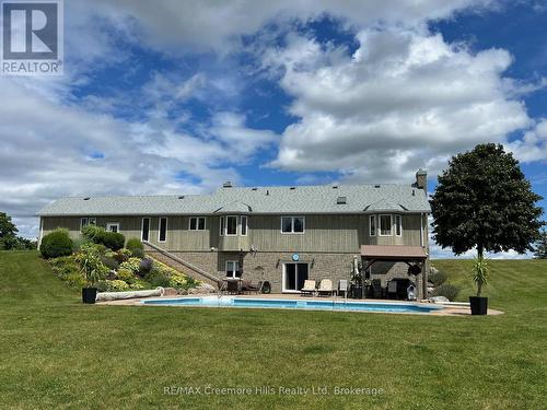 2332 Centre Line, Clearview, ON - Outdoor With In Ground Pool