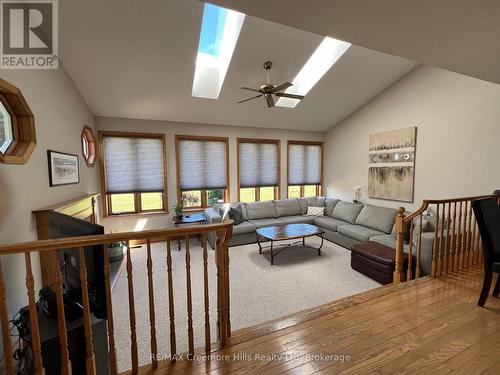 2332 Centre Line, Clearview, ON - Indoor Photo Showing Other Room