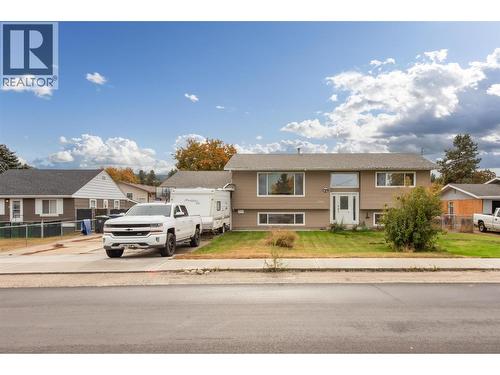 735 Belgo Road, Kelowna, BC - Outdoor With Facade