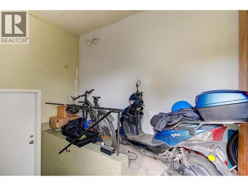 735 Belgo Road, Kelowna, BC - Indoor