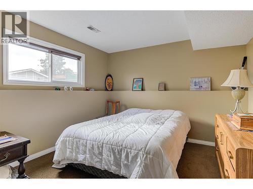 735 Belgo Road, Kelowna, BC - Indoor Photo Showing Bedroom
