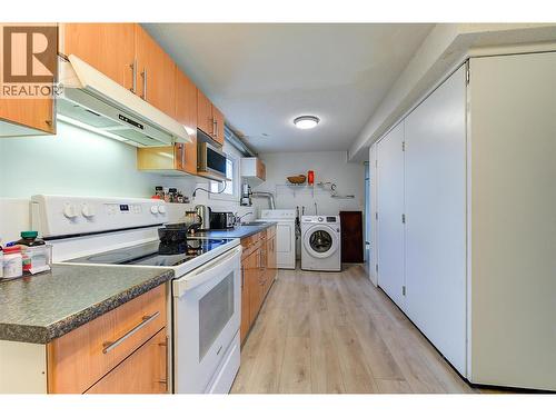 735 Belgo Road, Kelowna, BC - Indoor Photo Showing Laundry Room