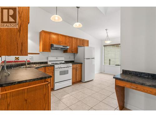 3502 24 Avenue Unit# 3, Vernon, BC - Indoor Photo Showing Kitchen