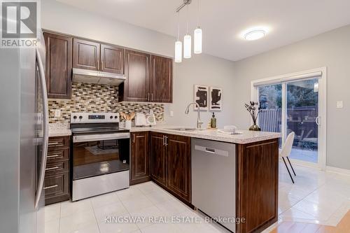 3475 Bala Drive, Mississauga, ON - Indoor Photo Showing Kitchen