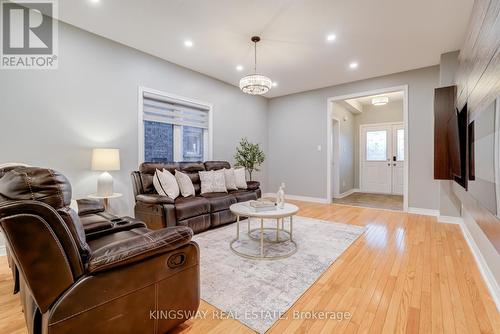 3475 Bala Drive, Mississauga, ON - Indoor Photo Showing Living Room