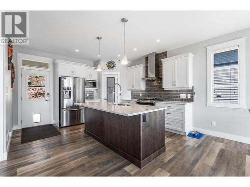 2600 Paramount Drive, West Kelowna, BC - Indoor Photo Showing Kitchen With Stainless Steel Kitchen With Upgraded Kitchen