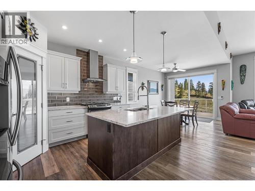 2600 Paramount Drive, West Kelowna, BC - Indoor Photo Showing Kitchen With Upgraded Kitchen