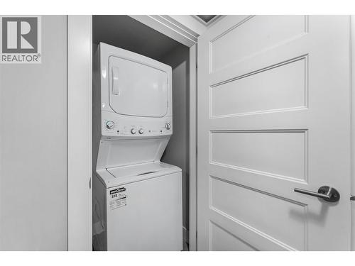 Suite - 2600 Paramount Drive, West Kelowna, BC - Indoor Photo Showing Laundry Room