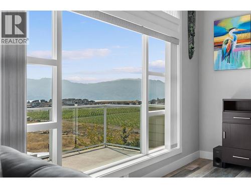 Lake Views From Your Living Room - 2600 Paramount Drive, West Kelowna, BC - Indoor
