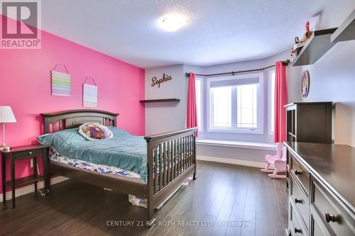 212 Maplewood Drive, Essa, ON - Indoor Photo Showing Bedroom