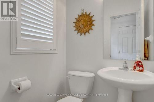287 Macoun Circle, Ottawa, ON - Indoor Photo Showing Bathroom