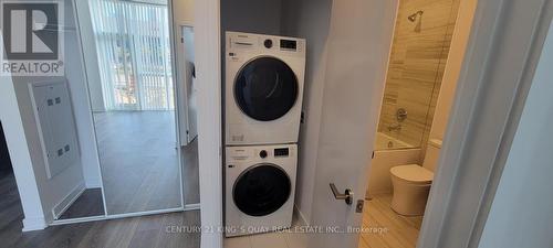 101 - 38 Honeycrisp Crescent, Vaughan, ON - Indoor Photo Showing Laundry Room