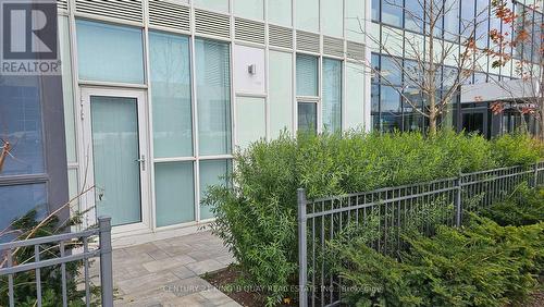 101 - 38 Honeycrisp Crescent, Vaughan, ON - Outdoor With Exterior