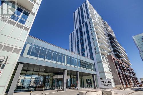 101 - 38 Honeycrisp Crescent, Vaughan, ON - Outdoor