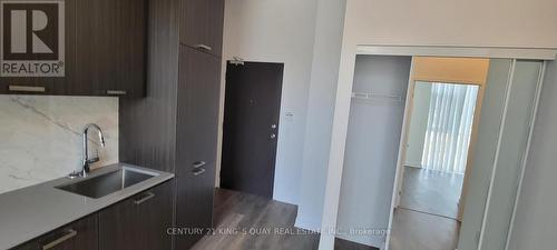 101 - 38 Honeycrisp Crescent, Vaughan, ON - Indoor Photo Showing Other Room