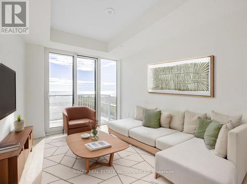 808 - 220 MISSINNIHE WAY  Mississauga, ON L5H 0A9