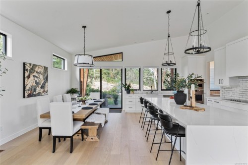 640 Medalist Ave, Colwood, BC 