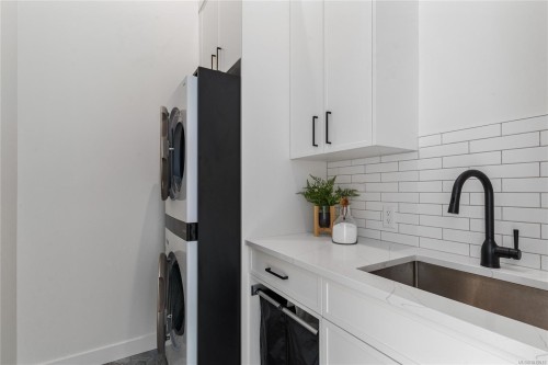 640 Medalist Ave, Colwood, BC 