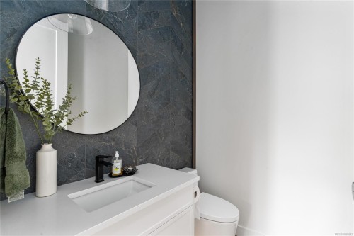 640 Medalist Ave, Colwood, BC 