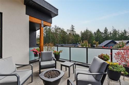 640 Medalist Ave, Colwood, BC 