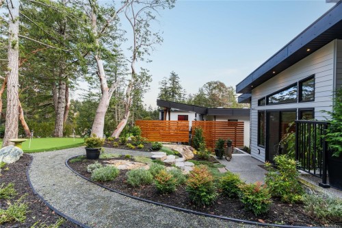 640 Medalist Ave, Colwood, BC 